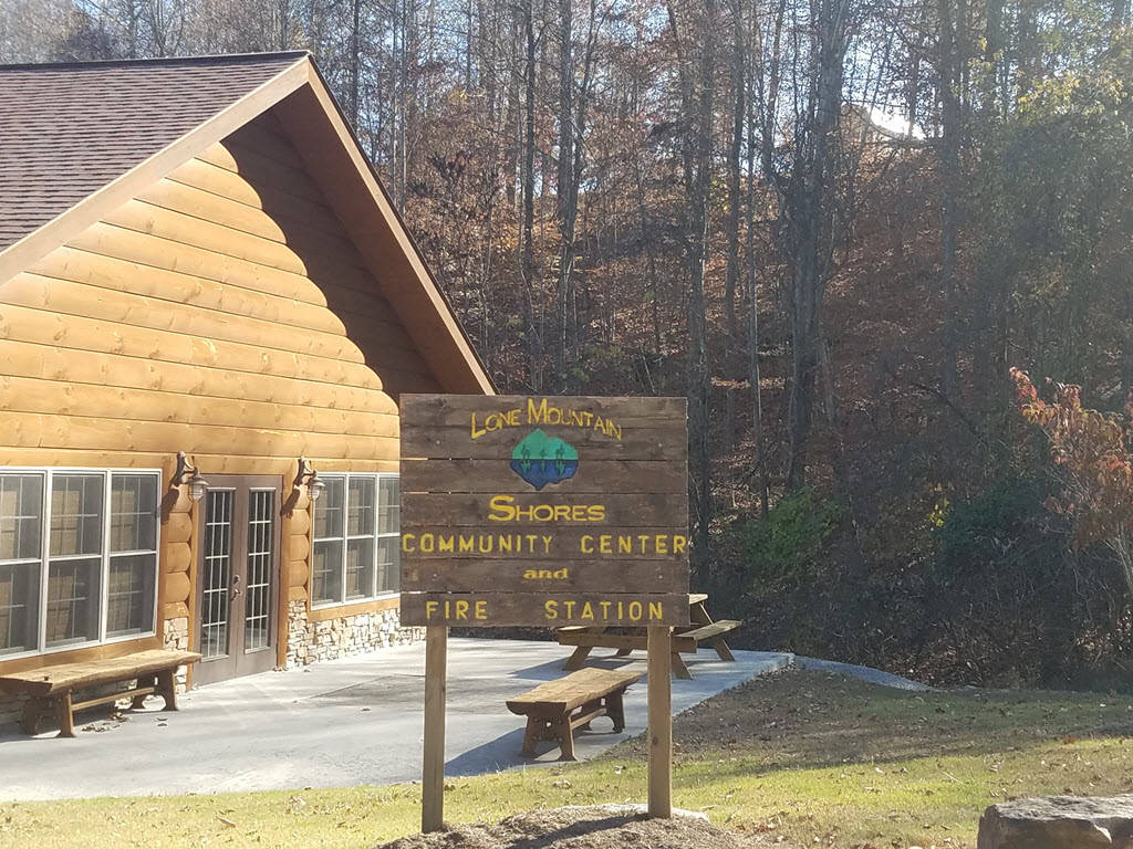 1.94 Acre Lot in Lone Mountain Shores New Tazewell, Claiborne County