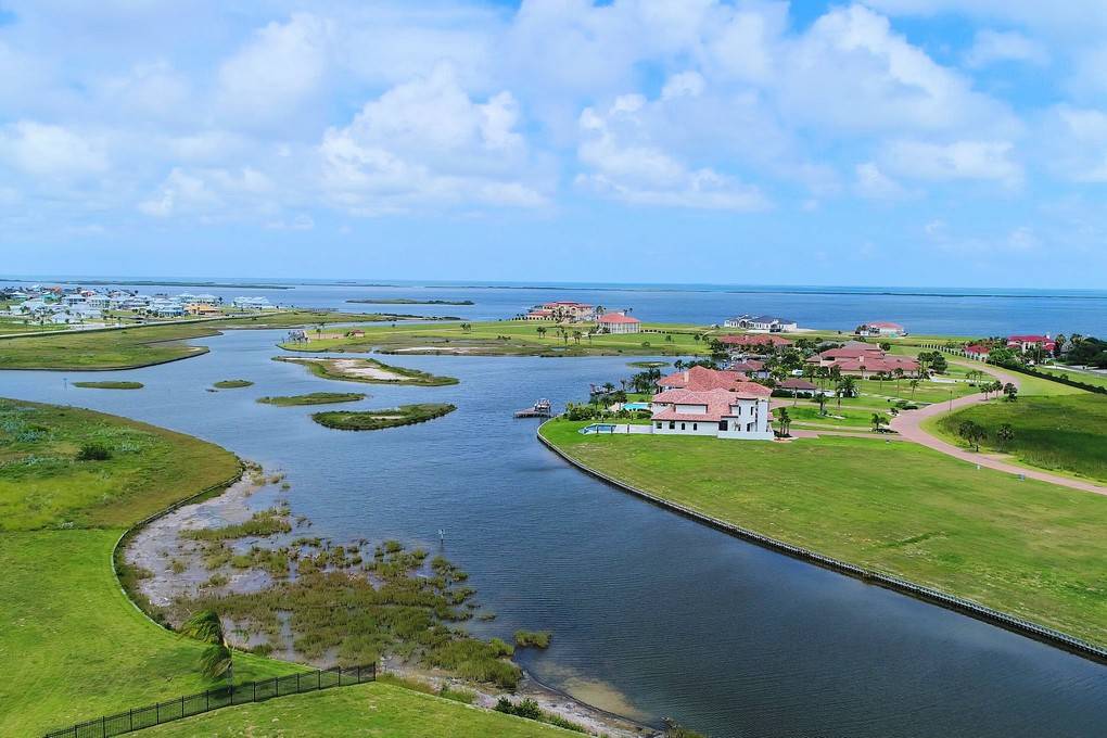 Waterfront Lot in Gated Community Aransas Pass, Aransas County, Texas USA Waterviews