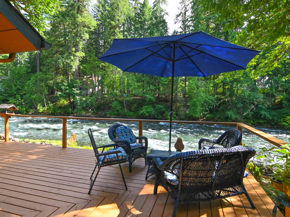 McKenzie Riverfront Home and Guest Cabin McKenzie Bridge, Lane County