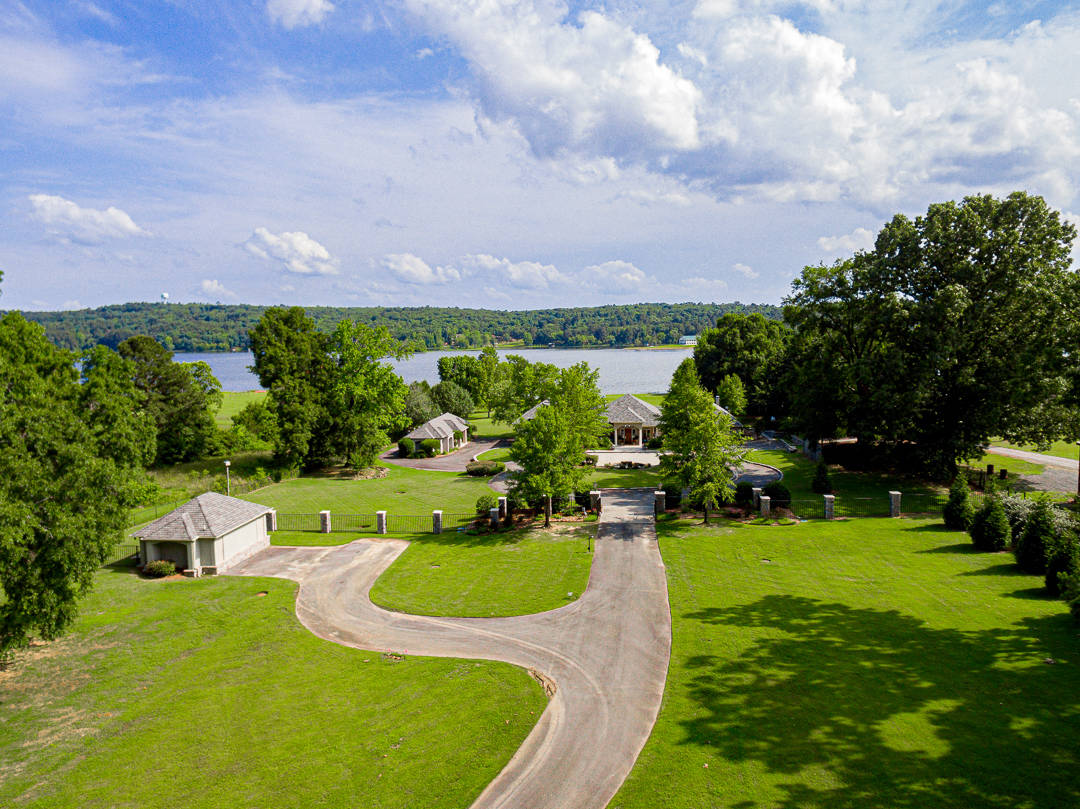 Luxury Lakeside Living at its Best! Enjoy a water... Conway