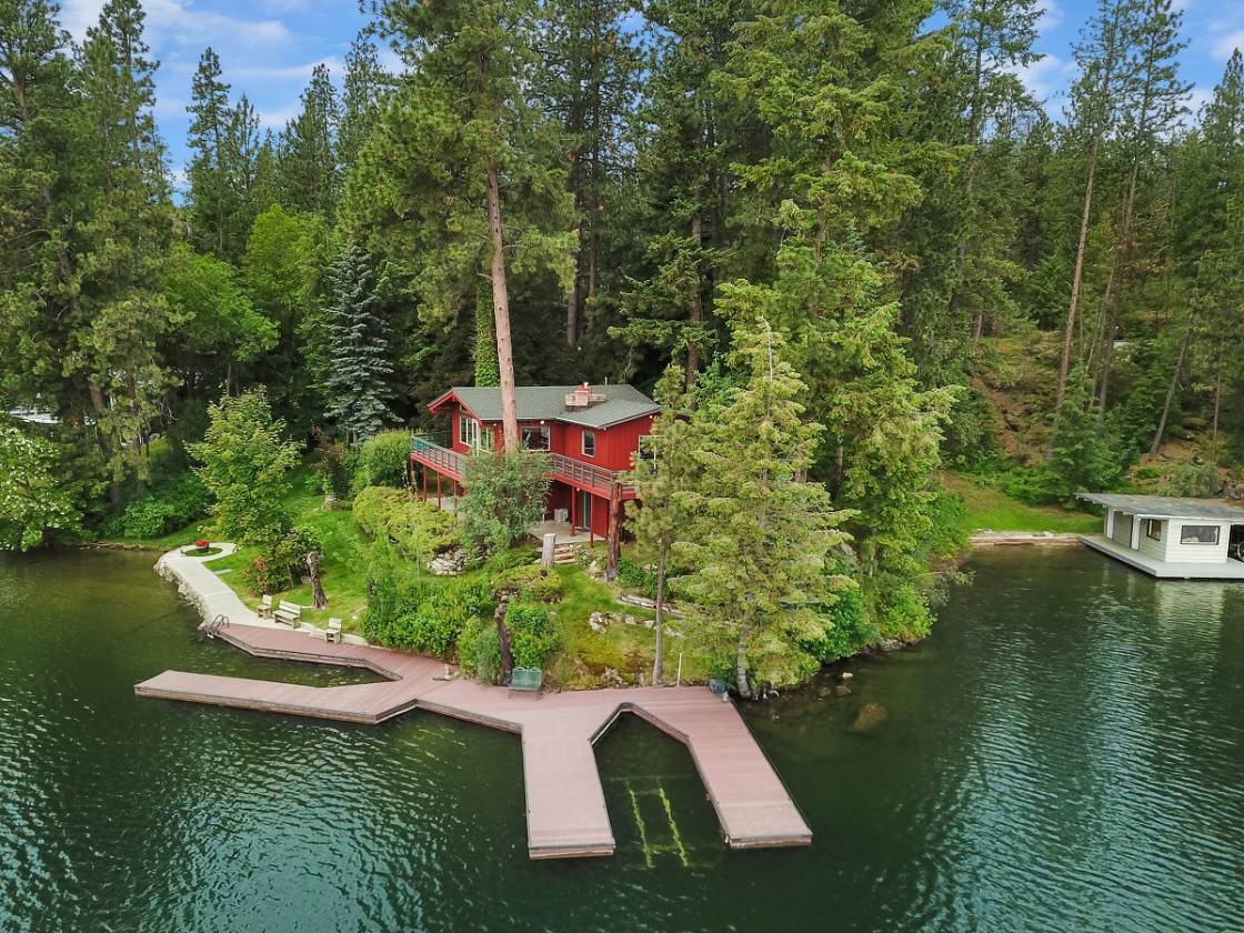 "SHADY POINT" Post Falls, Kootenai County, Idaho USA Waterviews