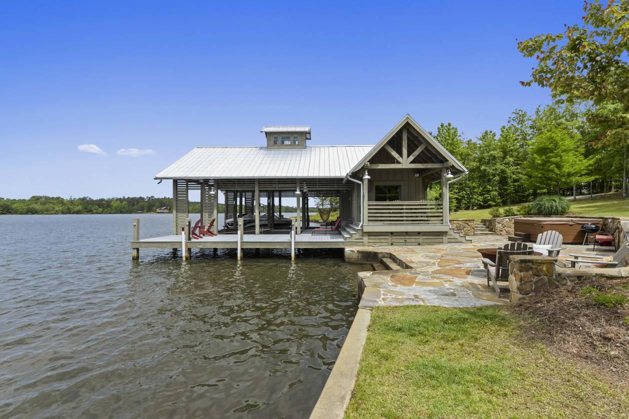 Private Getaway with Awesome Views at Big Bay Lake! Lumberton, Lamar