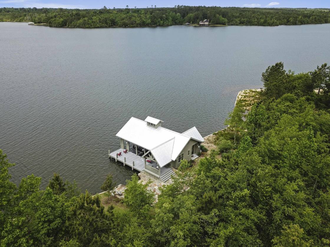 Private Getaway with Awesome Views at Big Bay Lake! Lumberton, Lamar