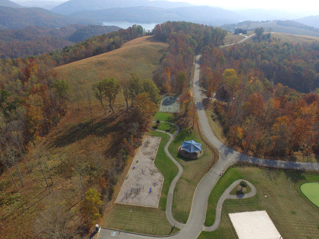 Building Lot in Exclusive Rock Harbor New Tazewell, Claiborne County