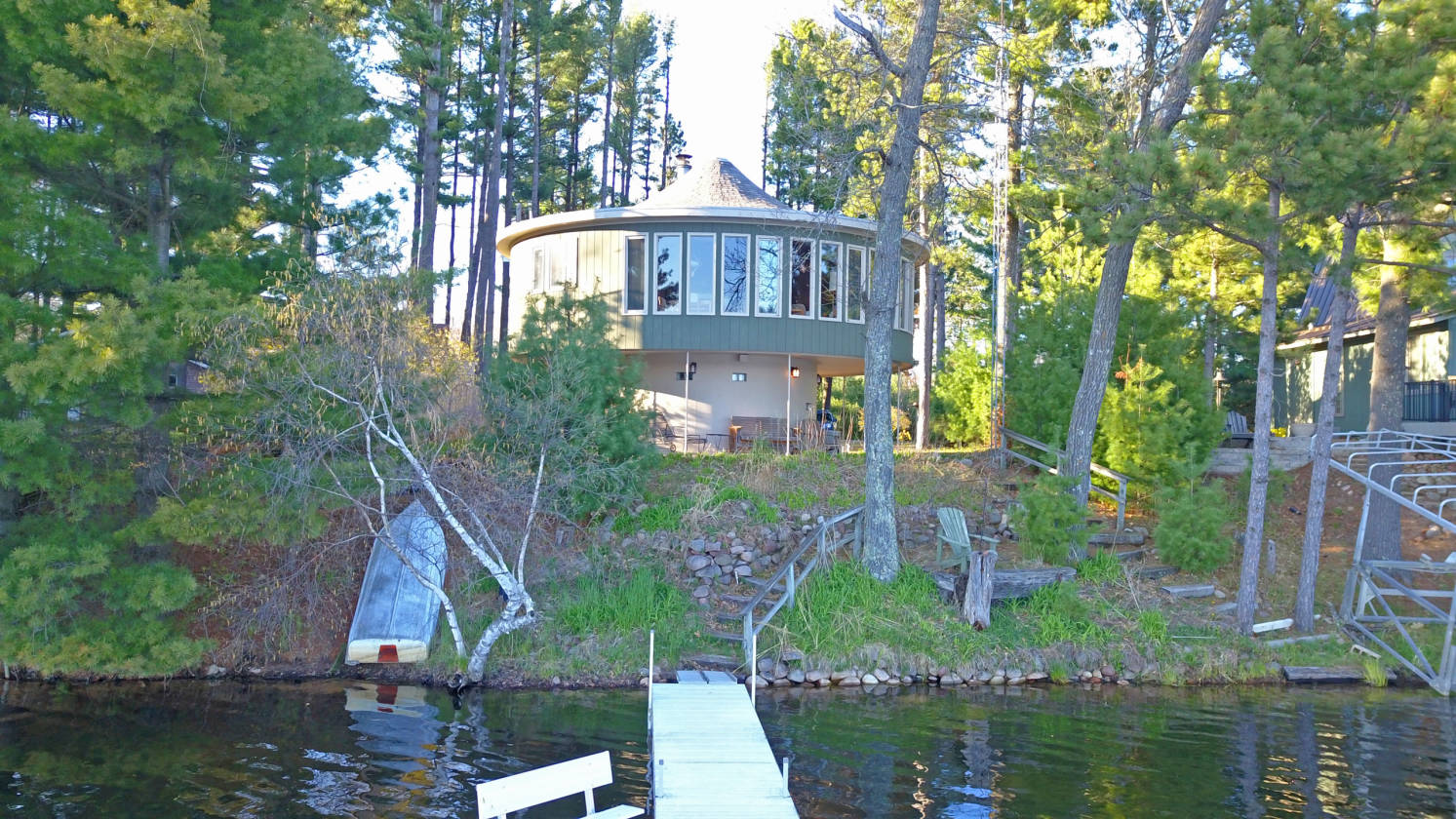 Beautiful and Unique Round Lake Home Wild Rose, Waushara County