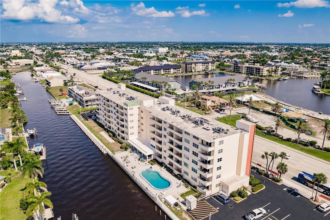 Turnkey Waterfront Condo With River View Cape Coral, Lee County