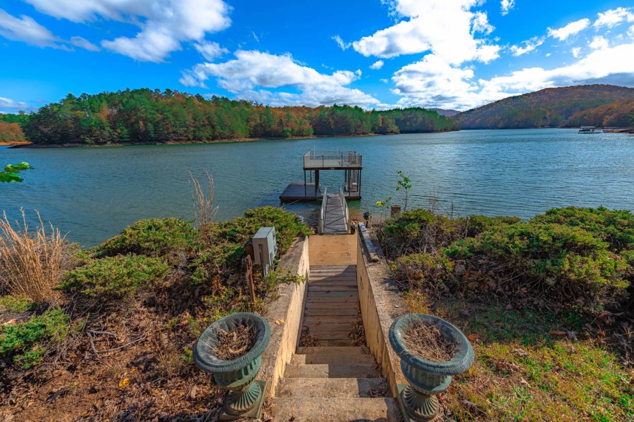 Lake Blue Ridge Beauty with dock, boat launch, deep water Blue Ridge