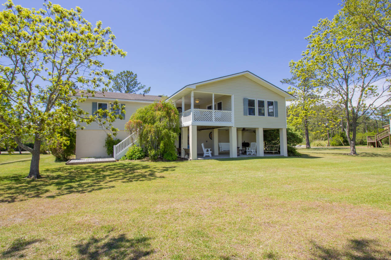 Ranch style waterfront home with sunrise views on the ICW! Belhaven