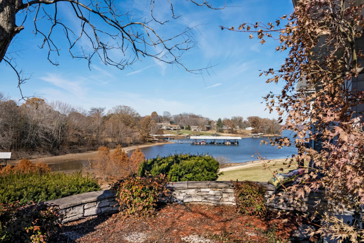Custom Designed Lake Barkley Waterfront Home Cadiz, Trigg County