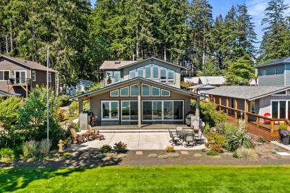 View of Washington Waterfront Homes for Sale in Joint Base Lewis Mcchord Pierce ...
