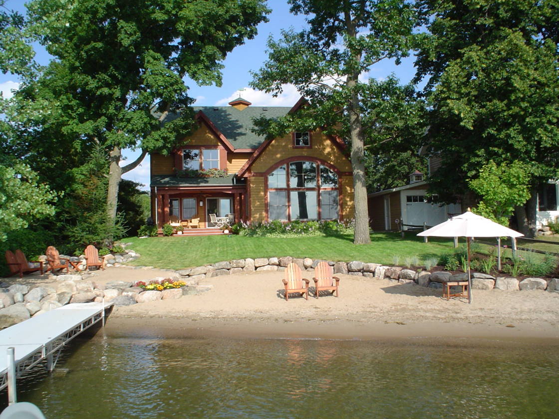 LAKE HOME ON LAKE PULASKI Buffalo, Wright County, Minnesota USA