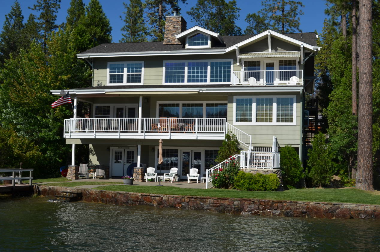 Lake Front Home | Bass Lake, Madera County, California