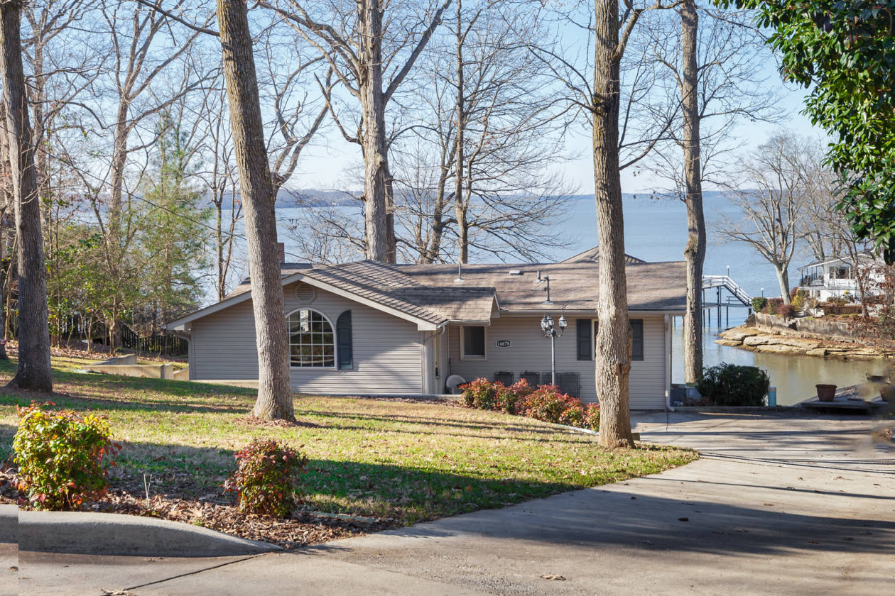 WATERFRONT HOME WHEELER LAKE Athens, Limestone County