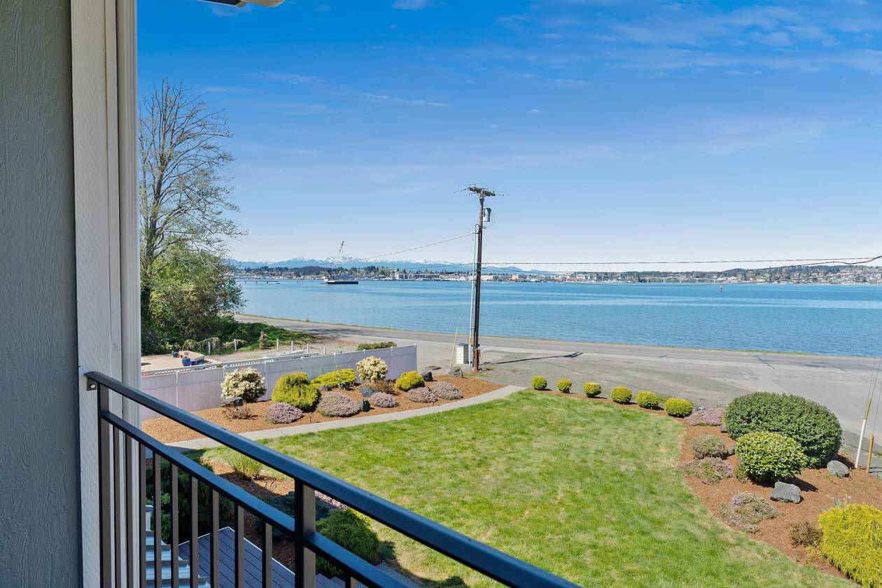 New Offering Port Orchard Waterfront With Sweeping Views Port