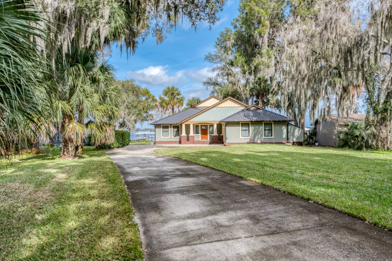 Fabulous & totally renovated riverfront home East Palatka, Putnam