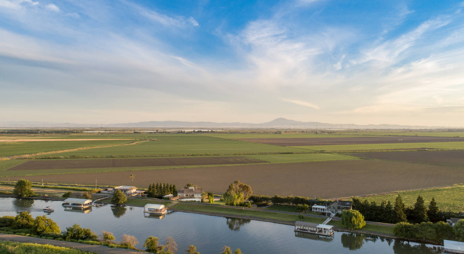 BEAUTIFUL WATERFRONT PROPERTY SITTING ON THE SLOUGH Isleton