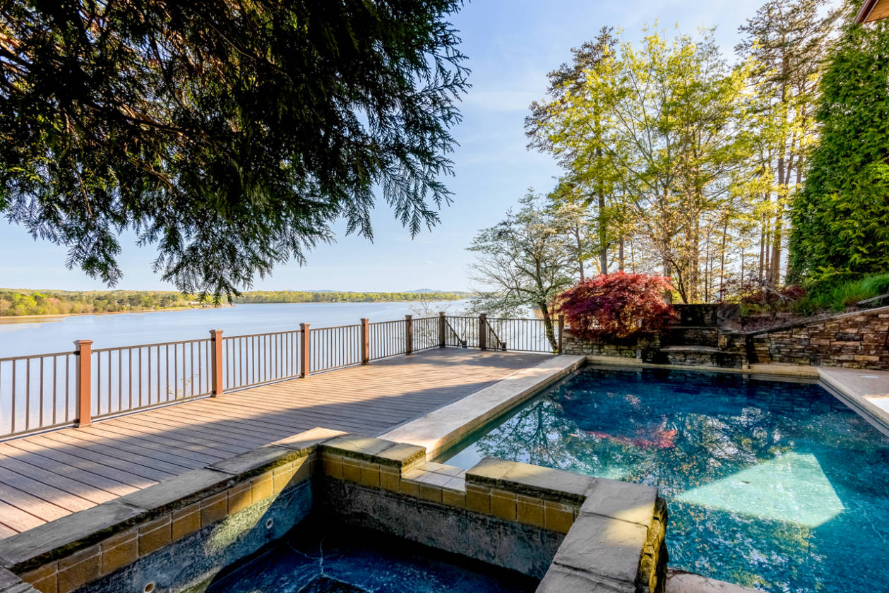 3.7 Acre Logan Martin Lake Waterfront Estate in Lincoln, AL