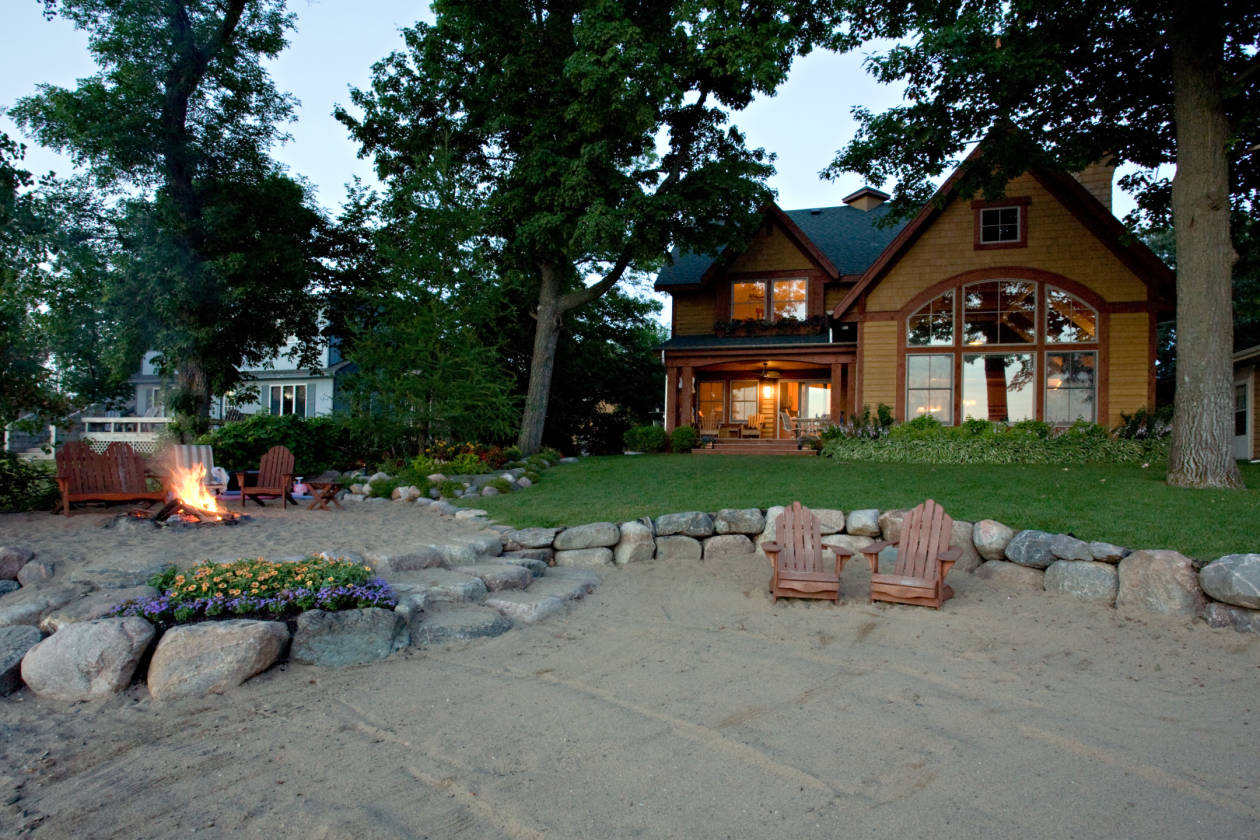 LAKE HOME ON LAKE PULASKI Buffalo, Wright County, Minnesota USA