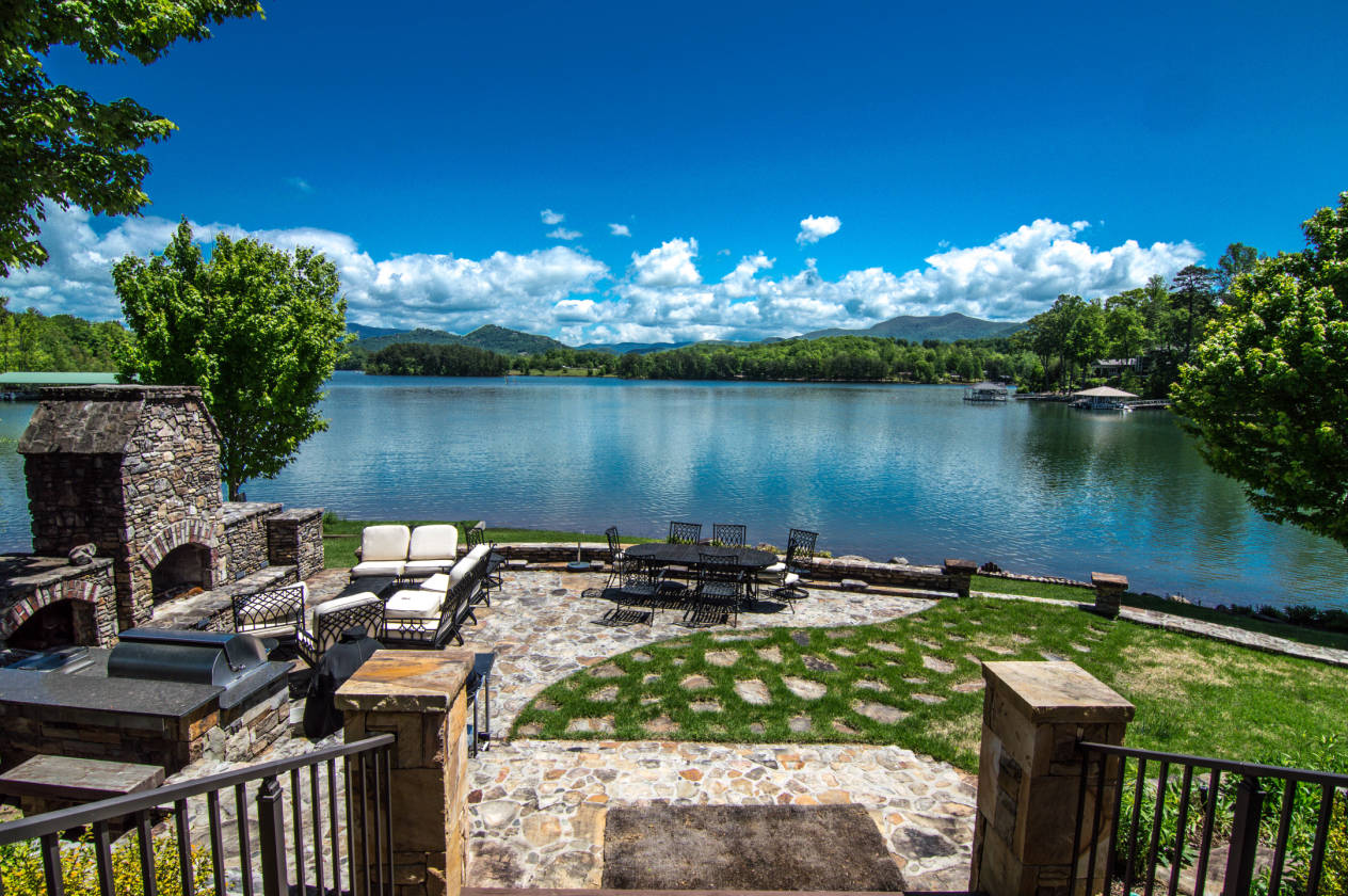 GATED PRIVATE LAKEFRONT ESTATE ON LAKE CHATUGE! Hiawassee, Towns