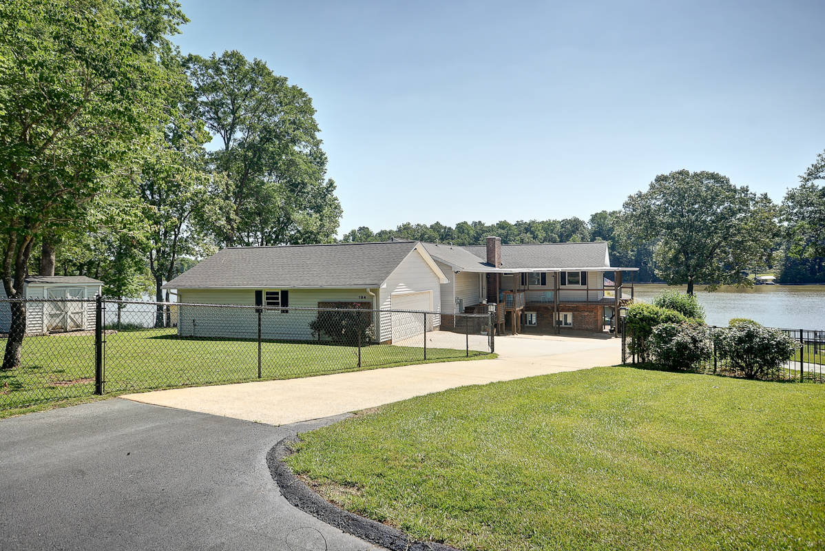 Lyman Lake 3,300 sq ft waterfront home 5beds/3baths, 4... Lyman, Spartanburg County, South