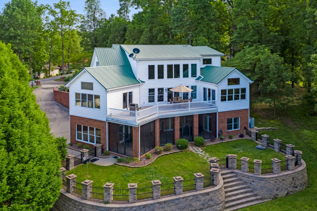Waterfront Home Grand Rivers, Livingston County, Kentucky