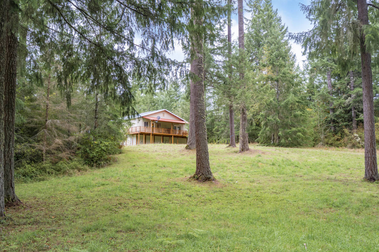 McIntosh Lake Tenino, Thurston County, Washington USA Waterviews