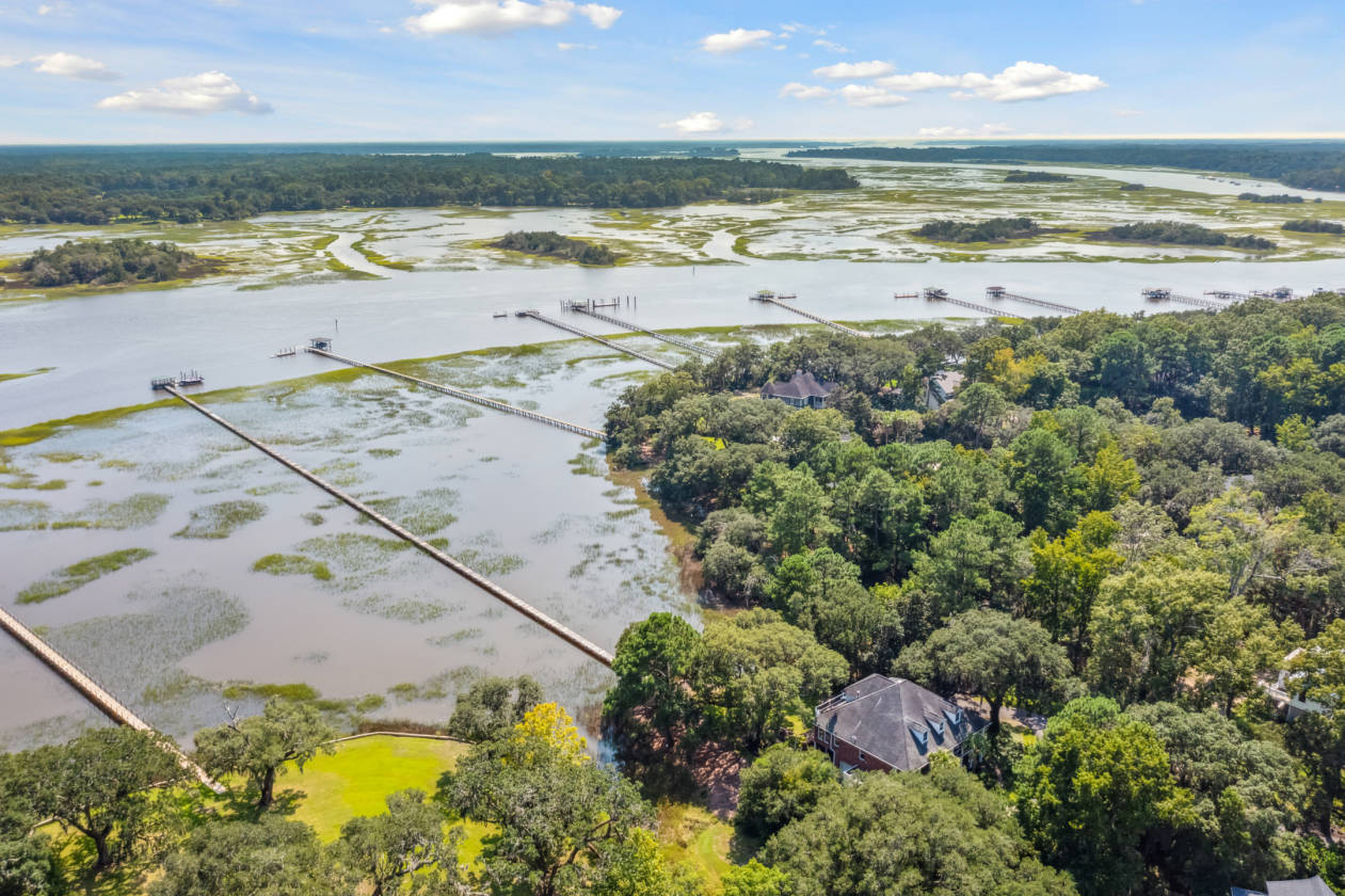 Beautiful waterfront property with deepwater dock Hollywood