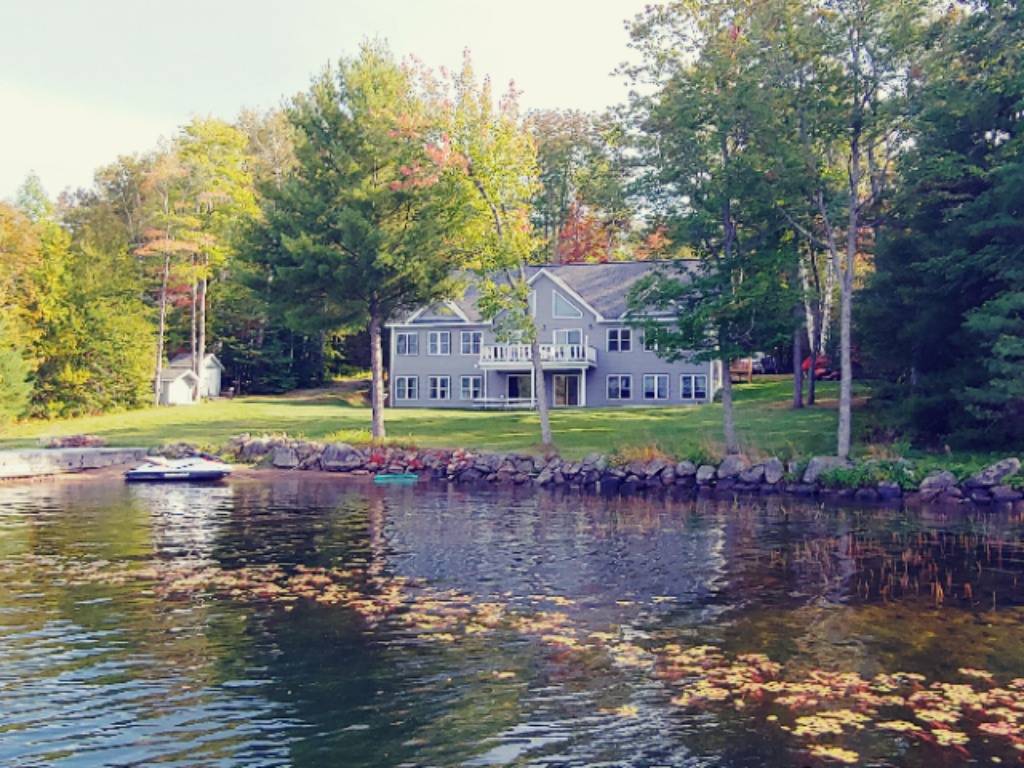 2014 home w/amazing beach. 3 + bdrms, 6 baths. Sunset... New Vineyard