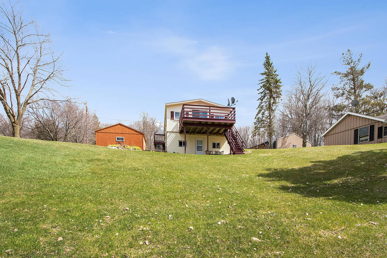 LARGE LOT W/A CLEAR VIEW of Lake Winnebago! Hilbert, Calumet County