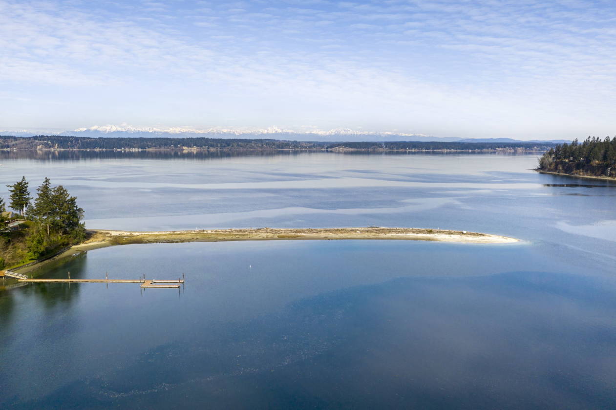 Horsehead Bay Waterfront Beach Charmer on 60' Frontage in... Gig