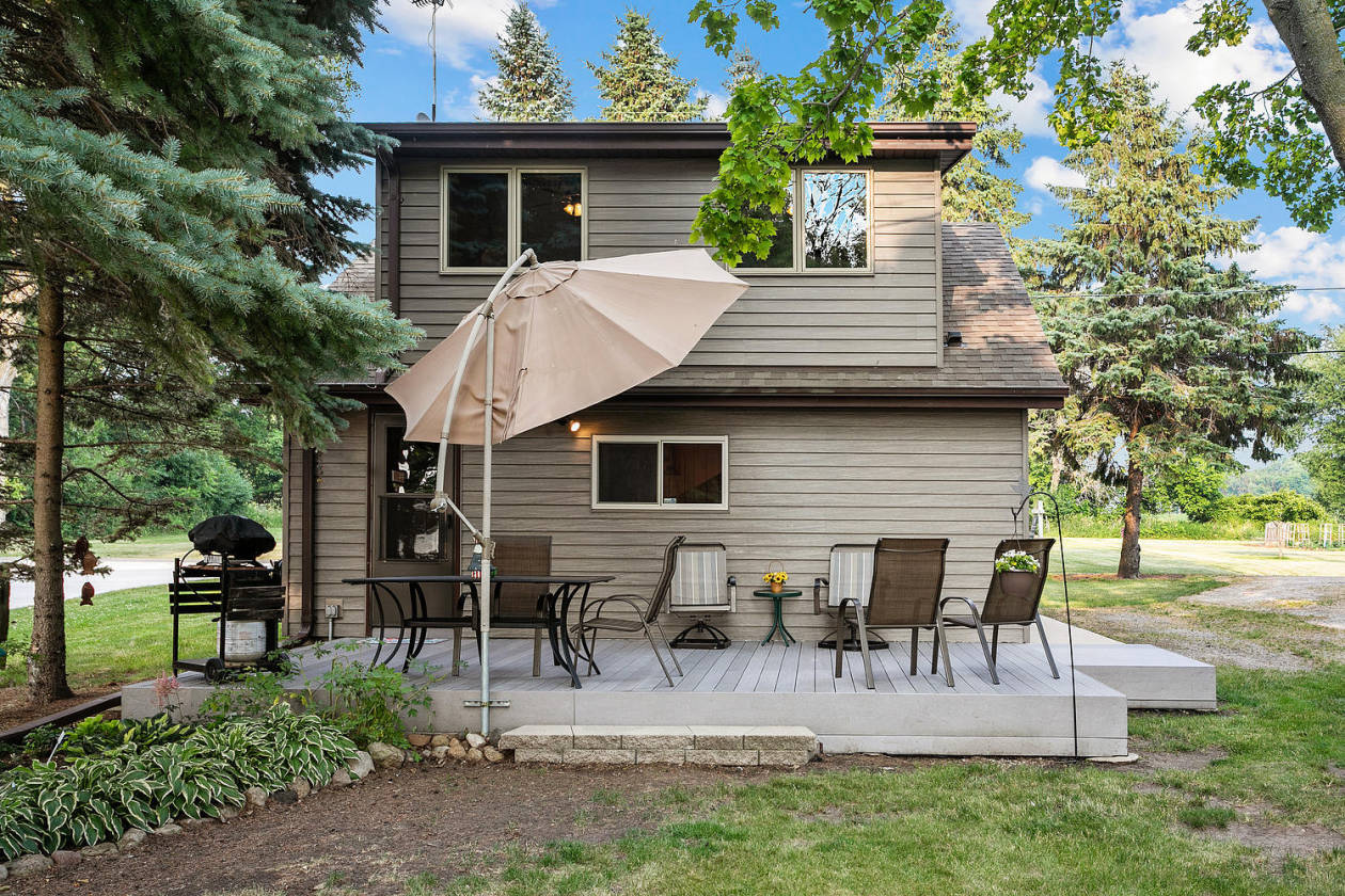 UNIQUE OPPORTUNITY IS KNOCKING ON LAKE WINNEBAGO Hilbert, Calumet