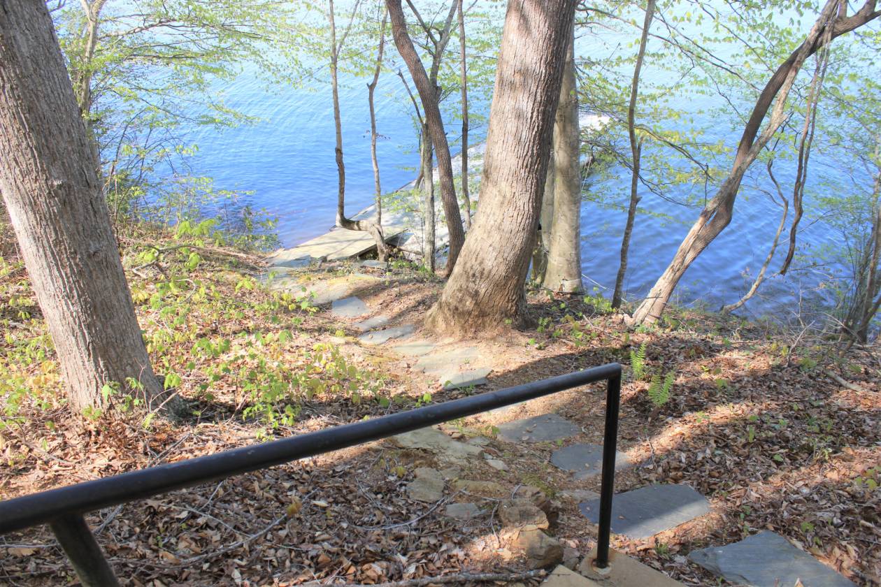 Enjoy Luxury & Nature on Mayo Lake! Roxboro, Person County, North