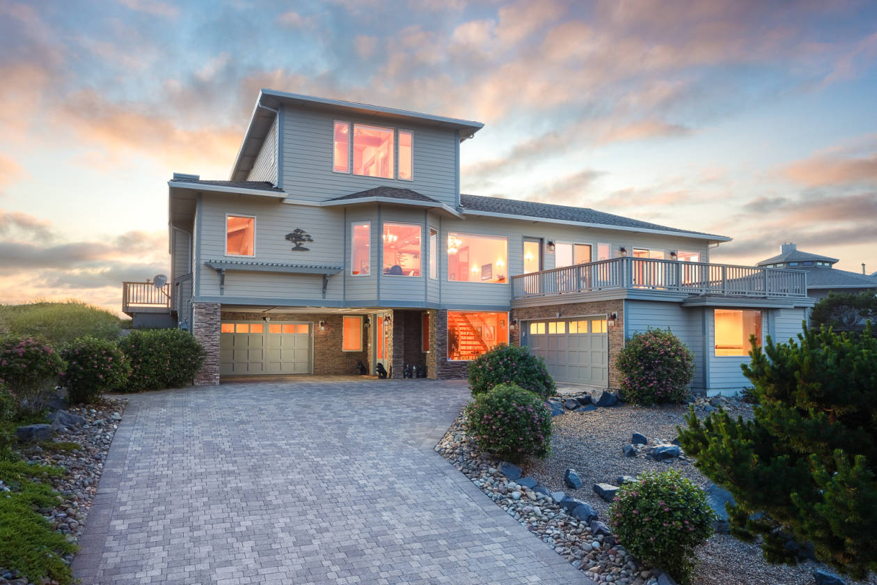 oceanfront home with stunning bay views Gleneden Beach