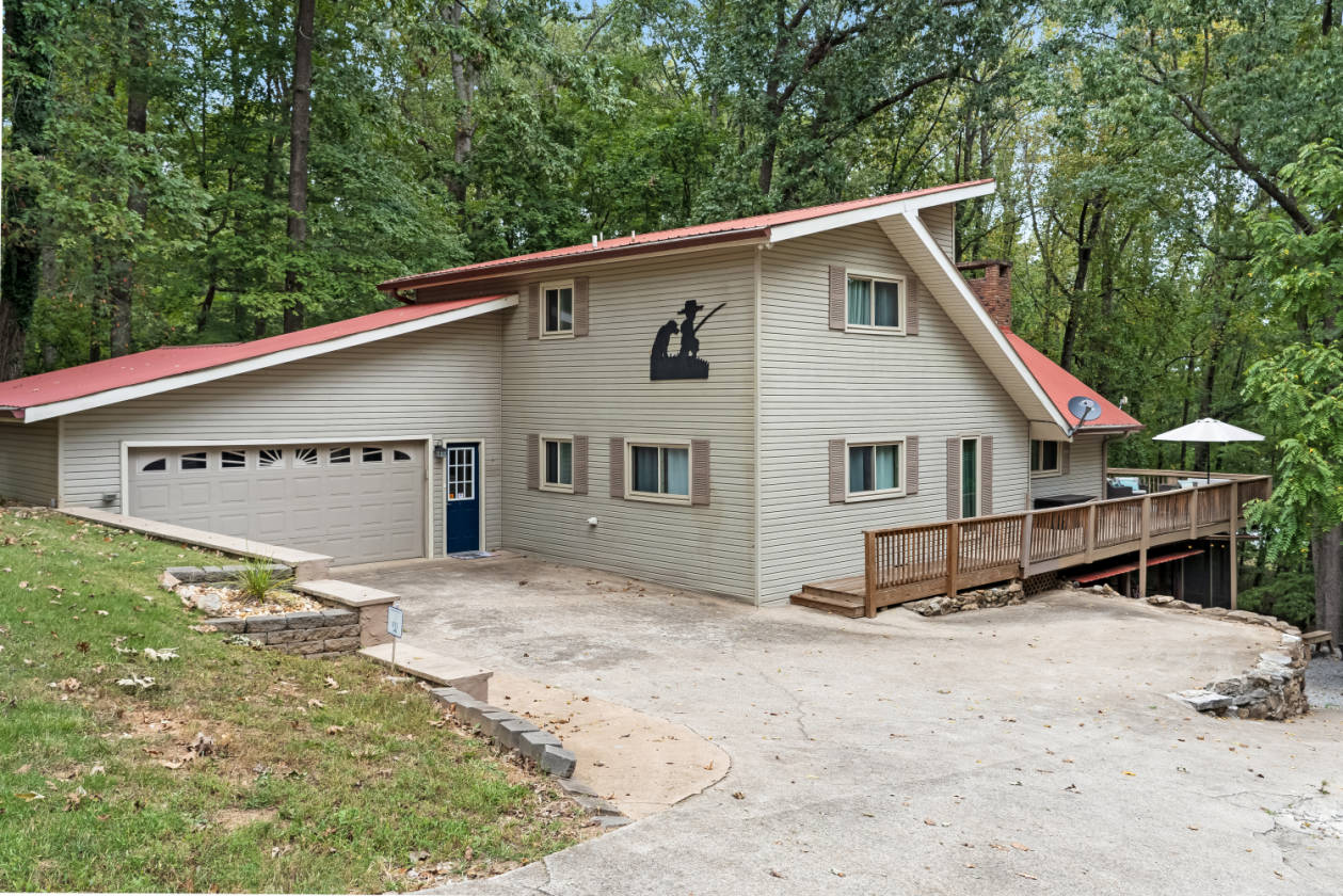 Updated Lake Barkley Waterfront Home Dover, Stewart County, Tennessee