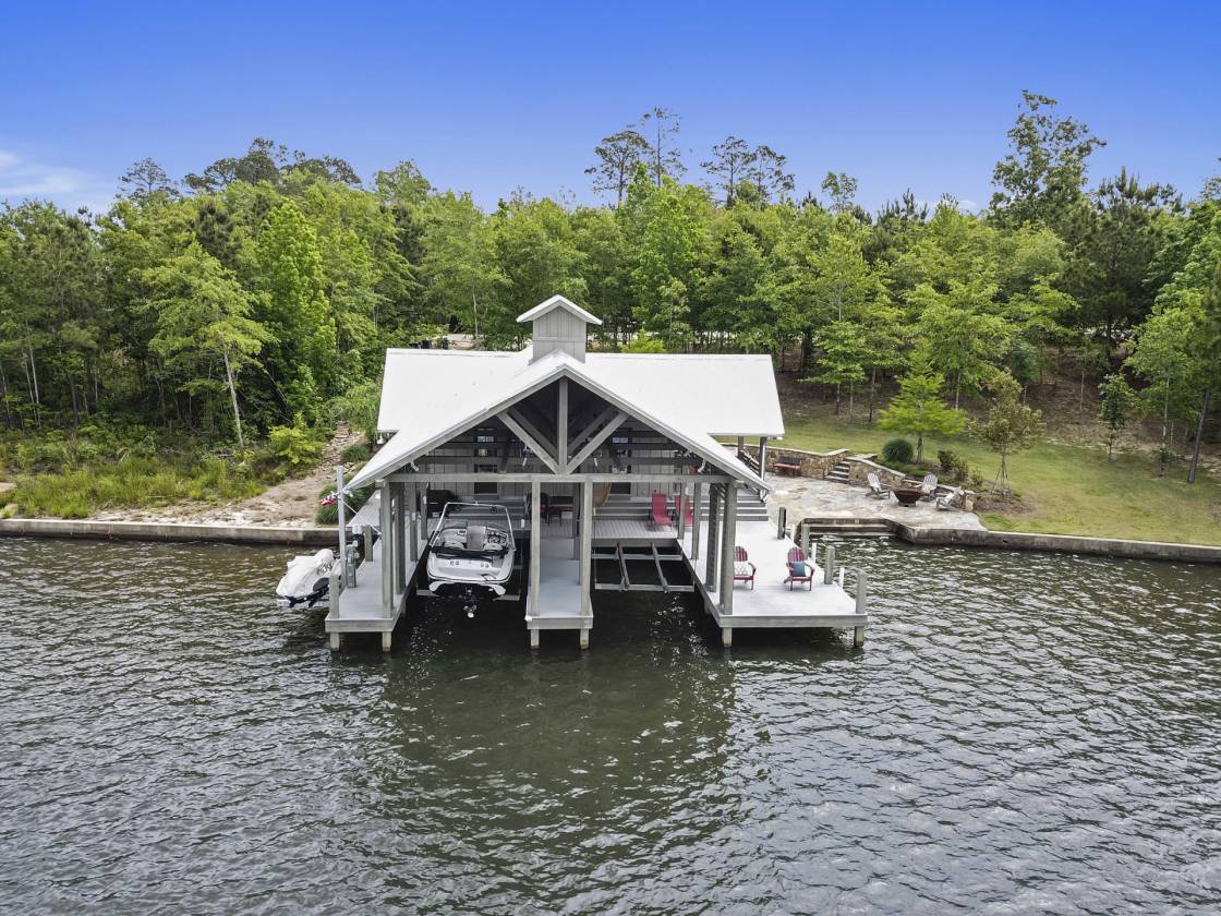Private Getaway with Awesome Views at Big Bay Lake! Lumberton, Lamar