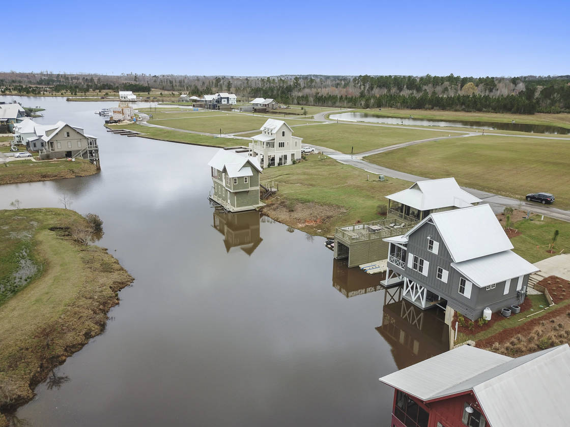 MoveinReady Custom Retreat on Big Bay Lake! Lumberton, Lamar County, Mississippi USA