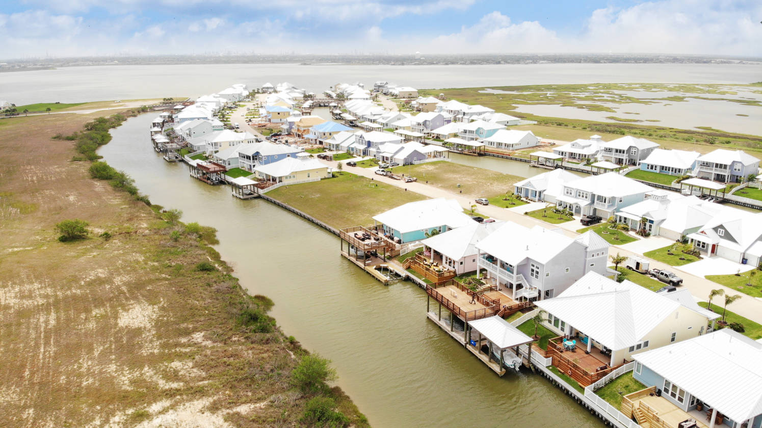 Magnificent waterfont views of Galveston Bay and Moses Lake! Texas