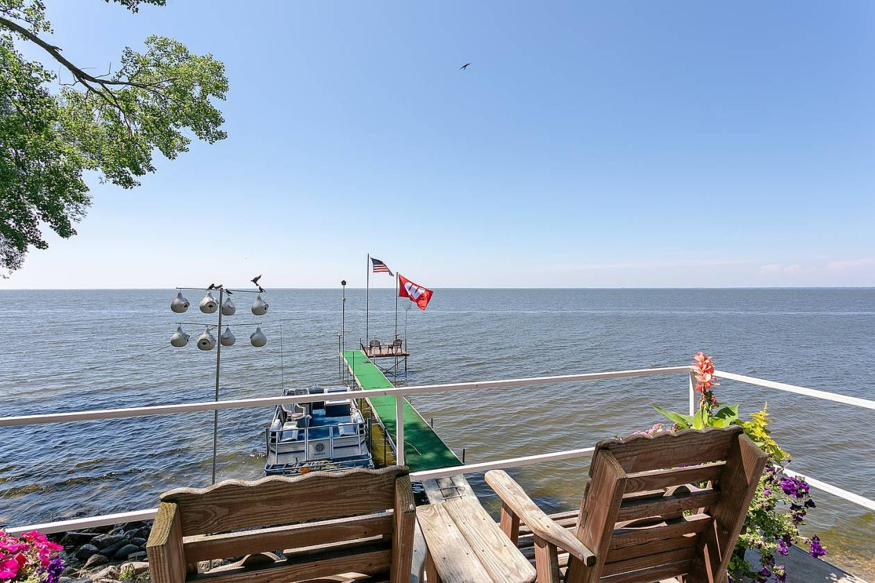 Stunning Views of Lake Winnebago Hilbert, Calumet County, Wisconsin USA Waterviews