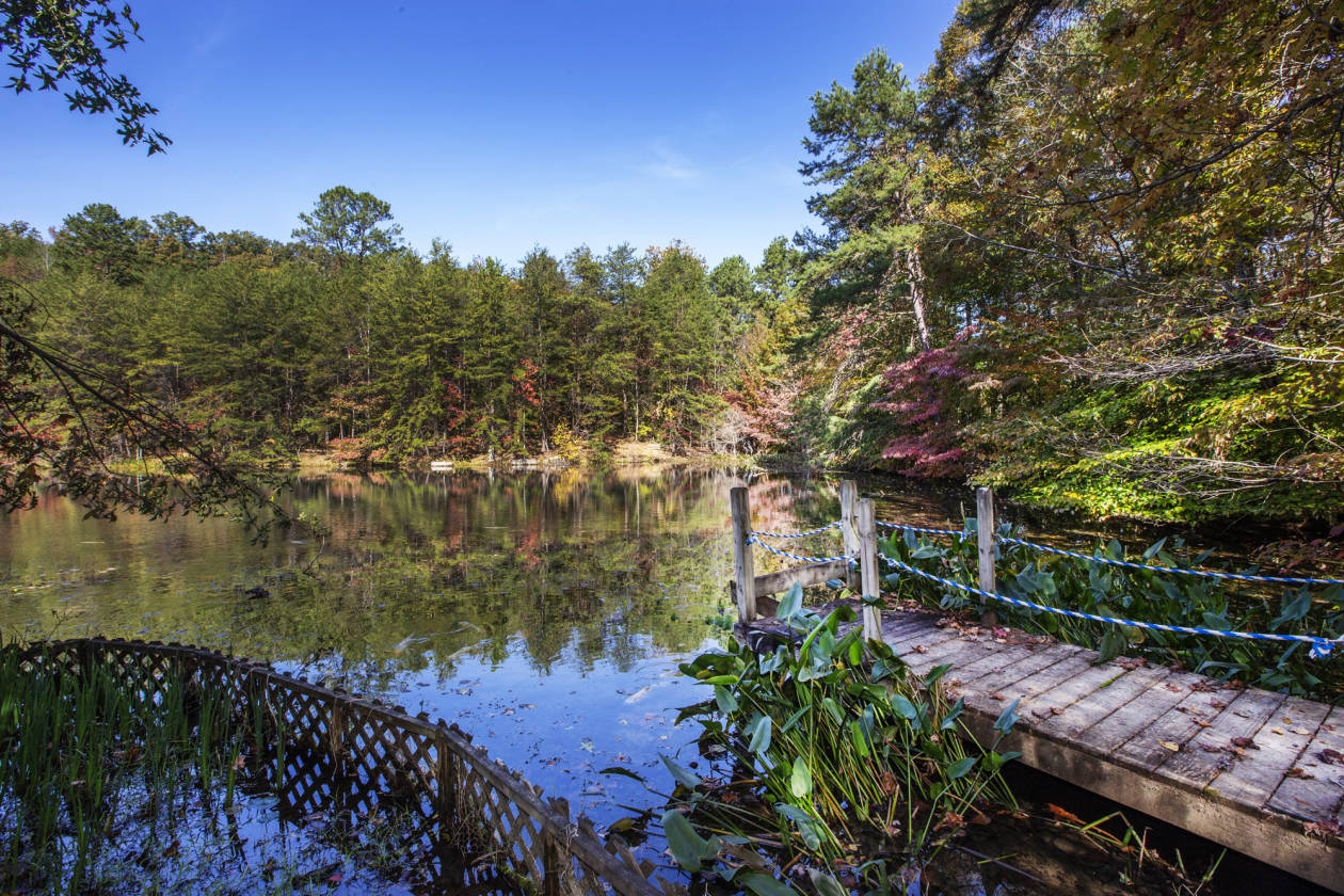 12 acres with private Lake Maryville, Blount County, Tennessee USA Waterviews