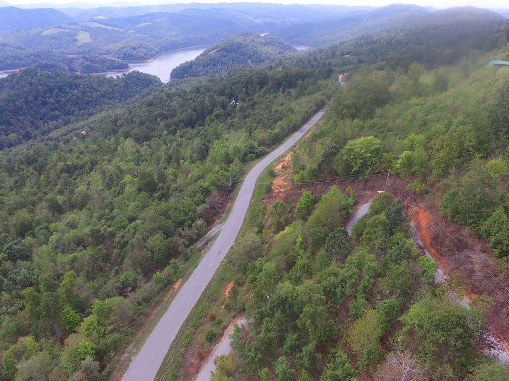 1.94 Acre Lot in Lone Mountain Shores New Tazewell, Claiborne County