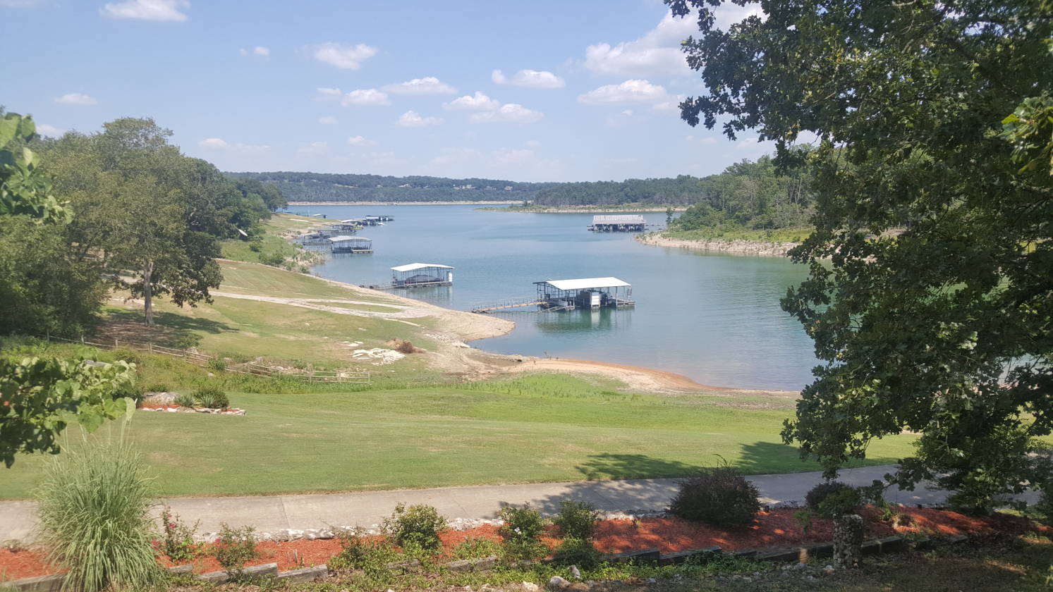 Beautiful Norfork Lake Home with lakeview and boat dock Mountain Home