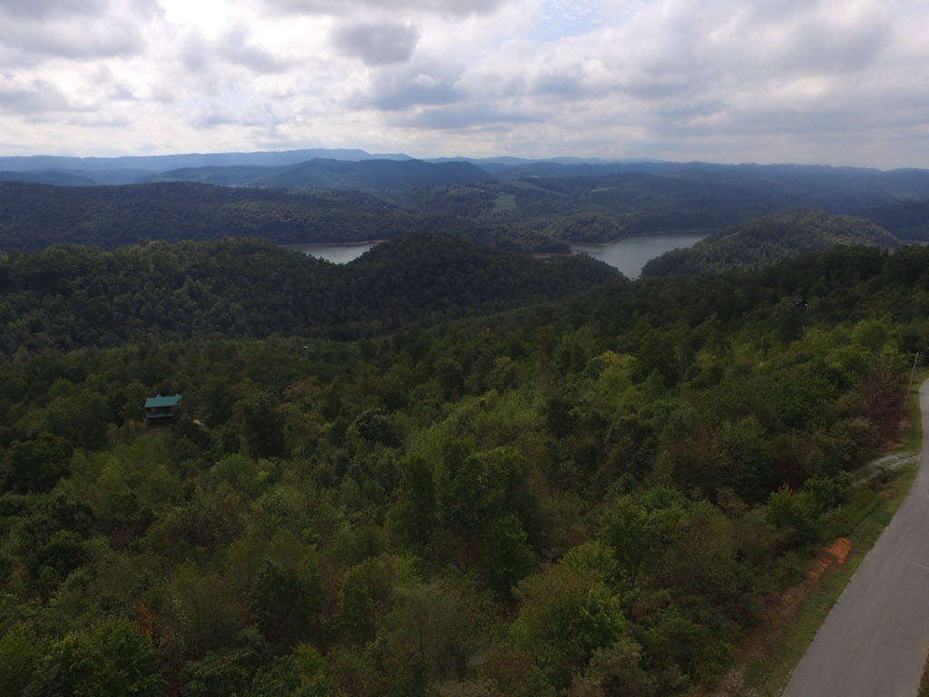 1.94 Acre Lot in Lone Mountain Shores New Tazewell, Claiborne County